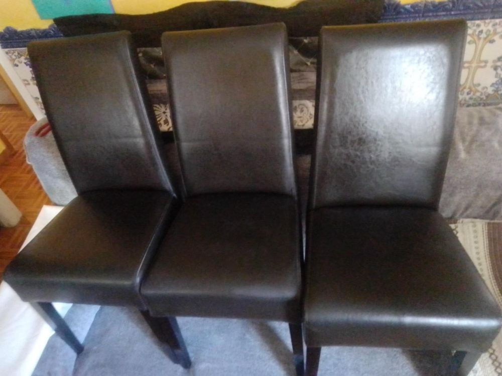 Mesa preta + 6 cadeiras