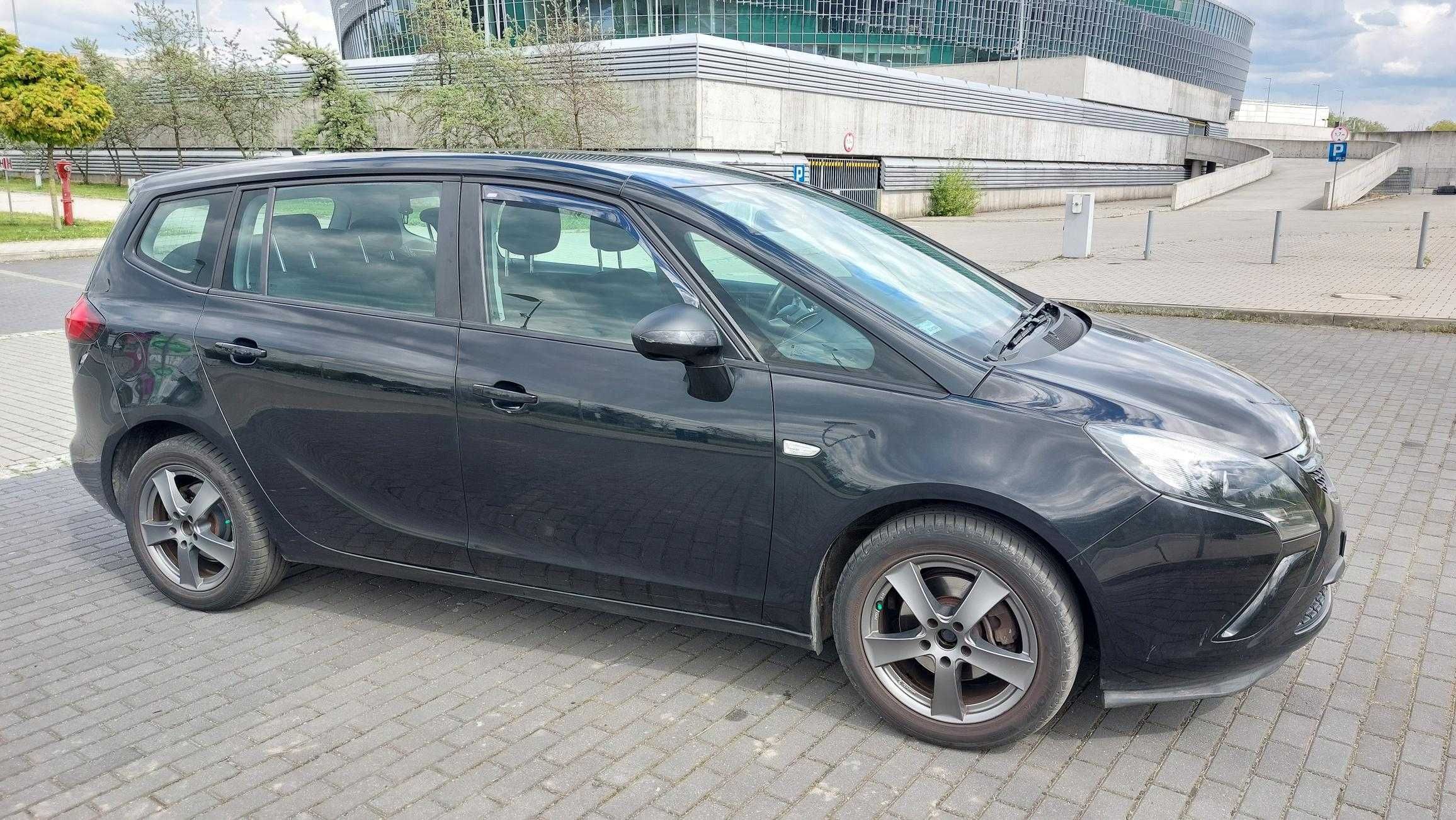 Opel Zafira C 1.6 Ecoflex Benzyna+CNG 150KM przebieg 183 000 km.