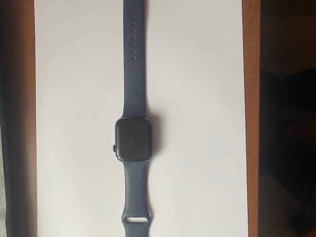 Продам Apple Watch 6