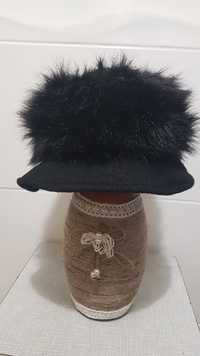 Oryginalna artystyczna czapka damska
