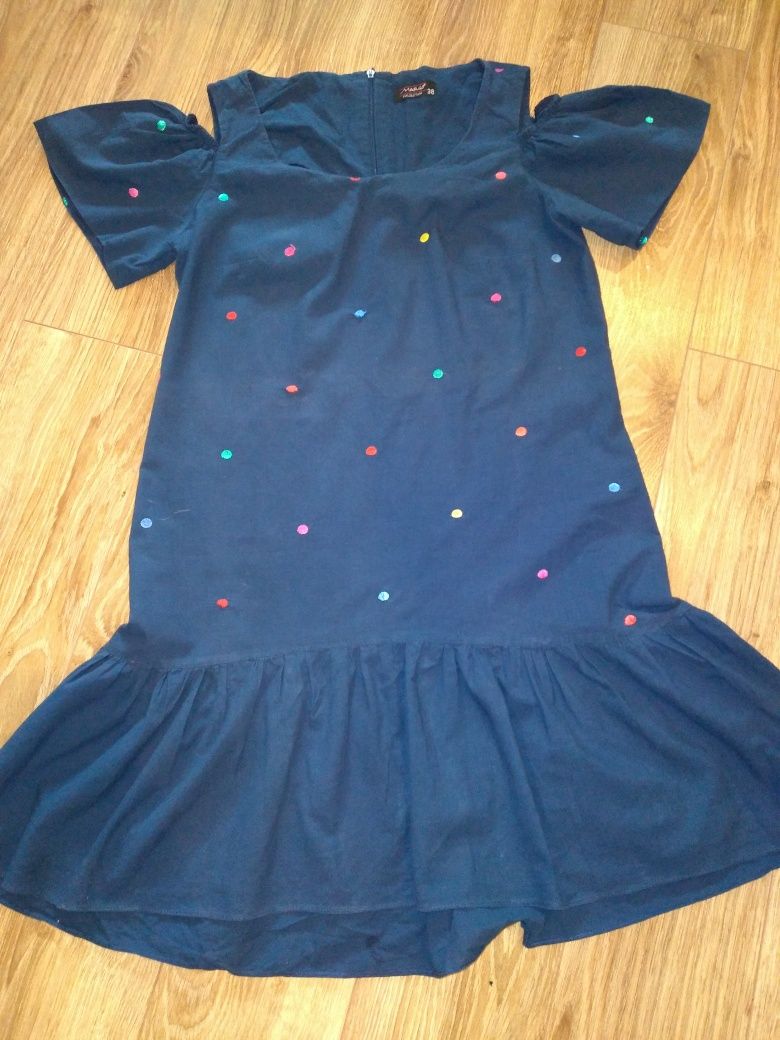Letnia sukienka, granatowa w kolorowe kropki, 38 rozmiar