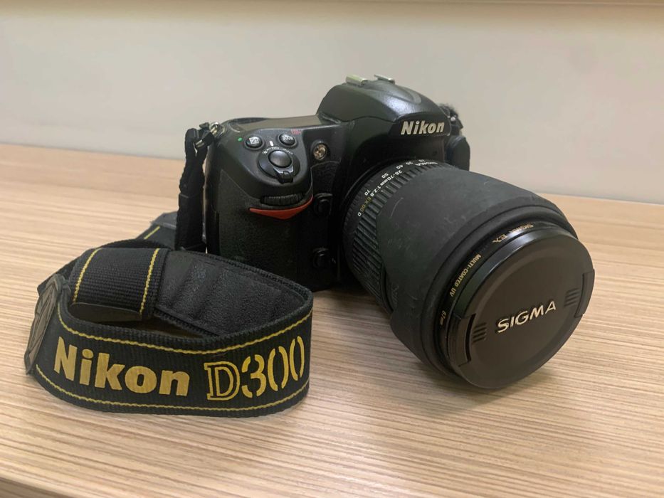 Nikon D300 body, дзеркальний фотоапарат