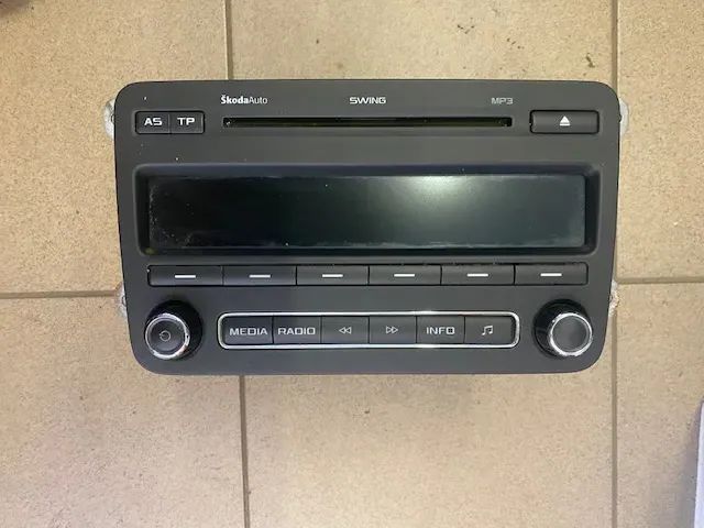RADIO SWING SKODA FABIA II ROOMSTER 5J0035161D