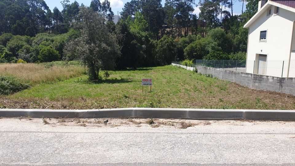 Vendo Terreno Para Contrução com uma área de 1500 m2