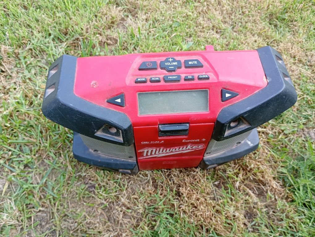 Milwaukee c12 JSR radio