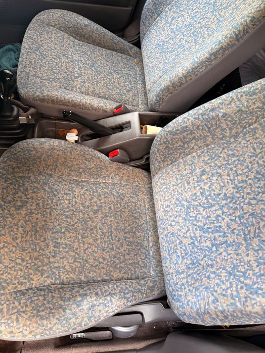 Nissan Almera carro em bom estado