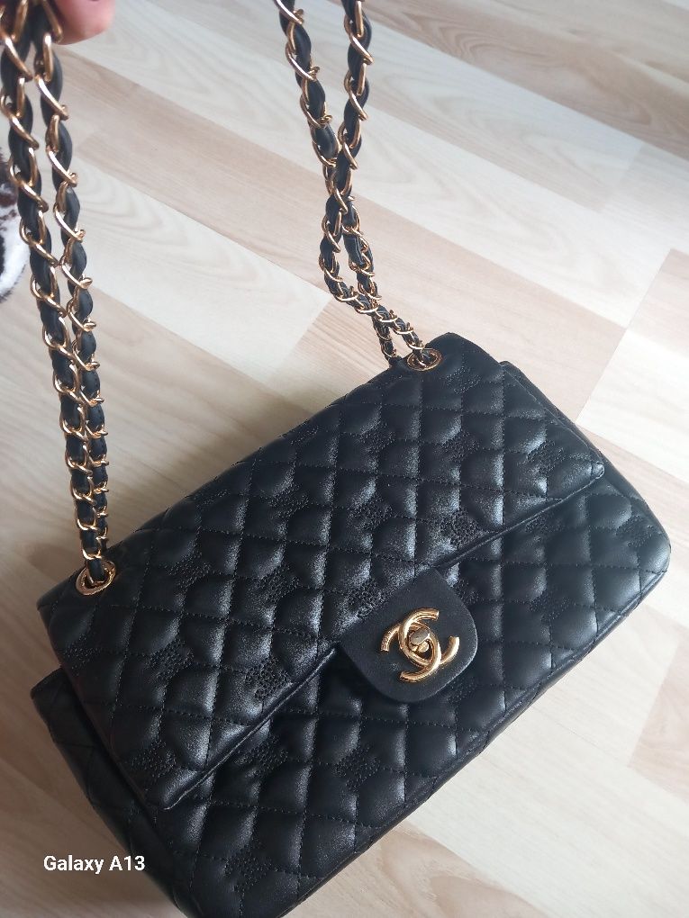 Chanel vintage torebka wytlaczana
