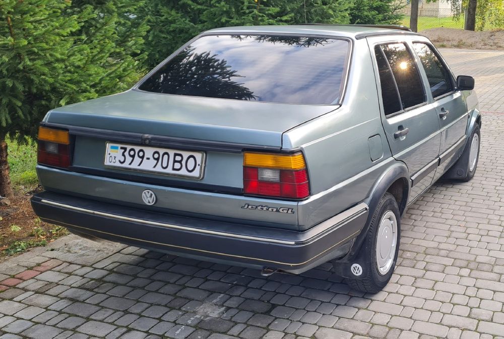 Volkswagen Jetta.  1,6 Бензин. Кпп автомат