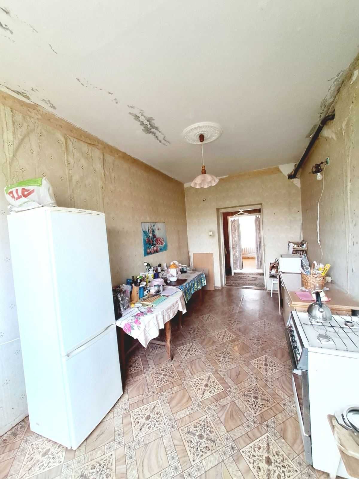 Продам міцний будинок в центрі Соколівки.