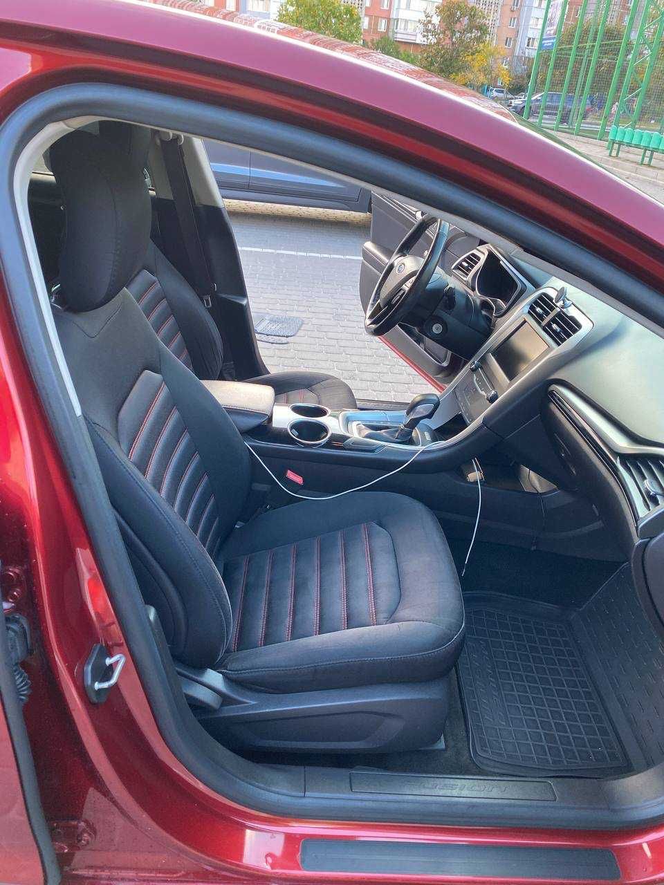 Ford Fusion Hybrid SE