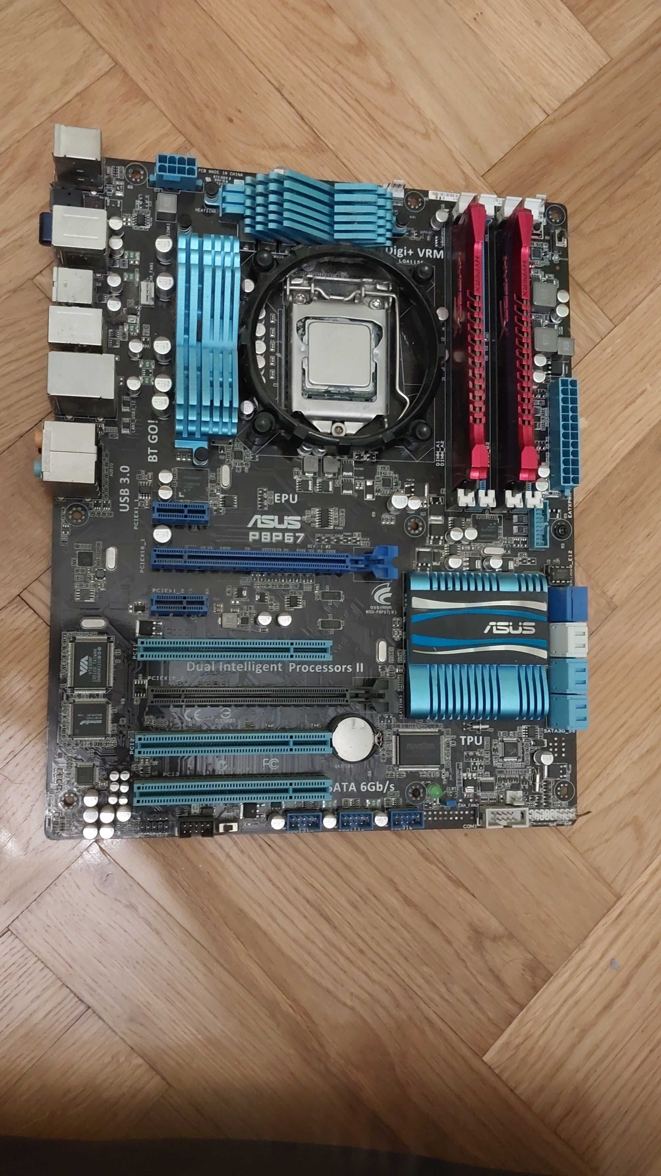 ASUS P8P 67 + i7 2600 + 2x HyperX Savage 8GB DDR3