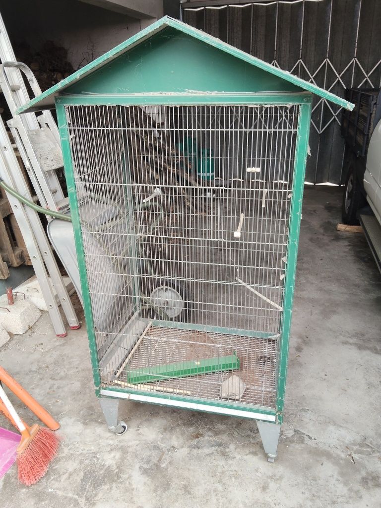 Venda de gaiola grande
