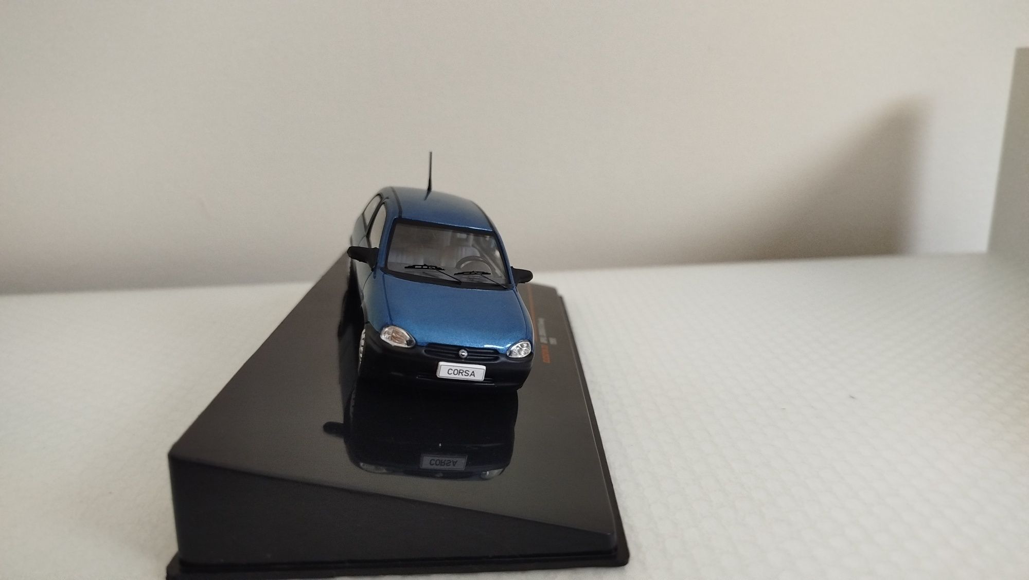 Miniatura Opel Corsa B 1/43 Nova
