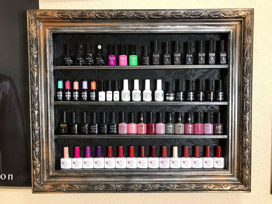 Полиця під гель лаки.
