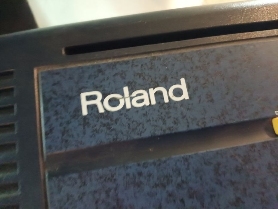 Piano Roland bom estado