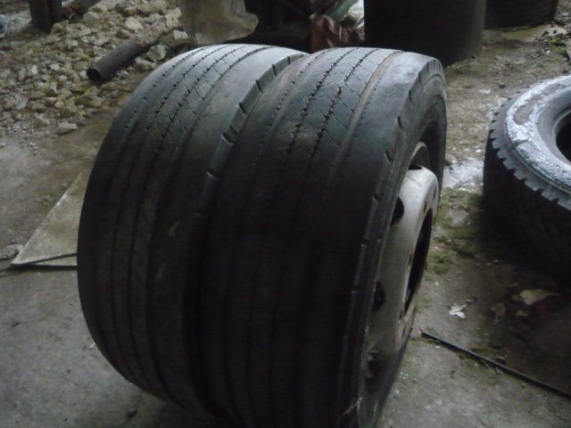 Opona 245/70 R 17.5