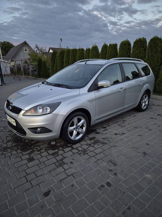 Продам ford focus 2010р 1.6 бензин