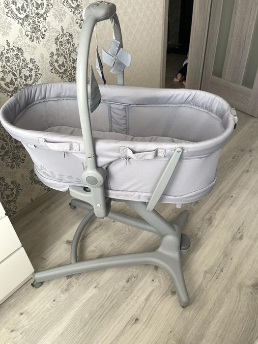 Ліжечко-стільчик Chico 5 в 1 Baby Hug Pro