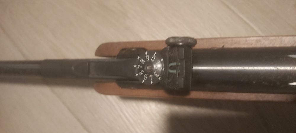 Arma de chumbo igual a nova