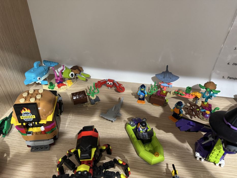 Lego city 60403 karetka i snowbordzista