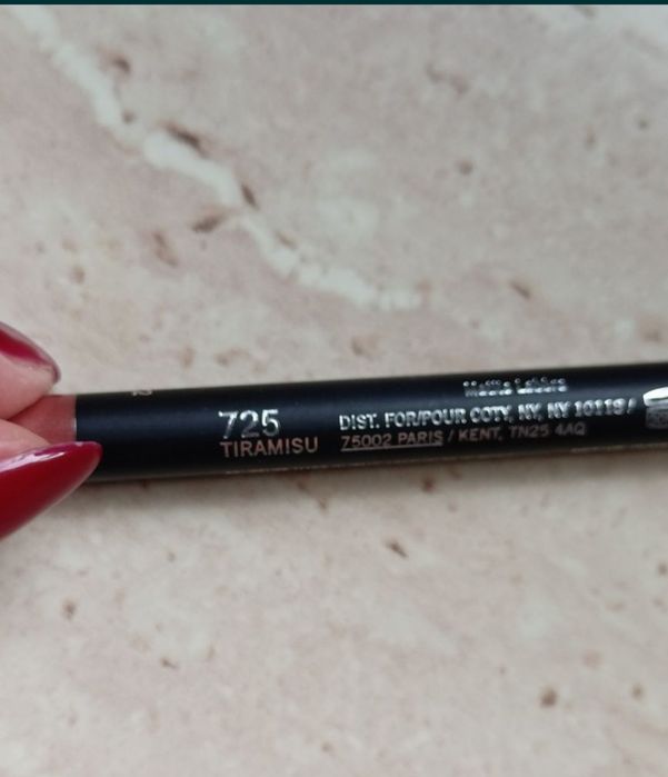 Konturówka do ust Rimmel kolor tiramisu