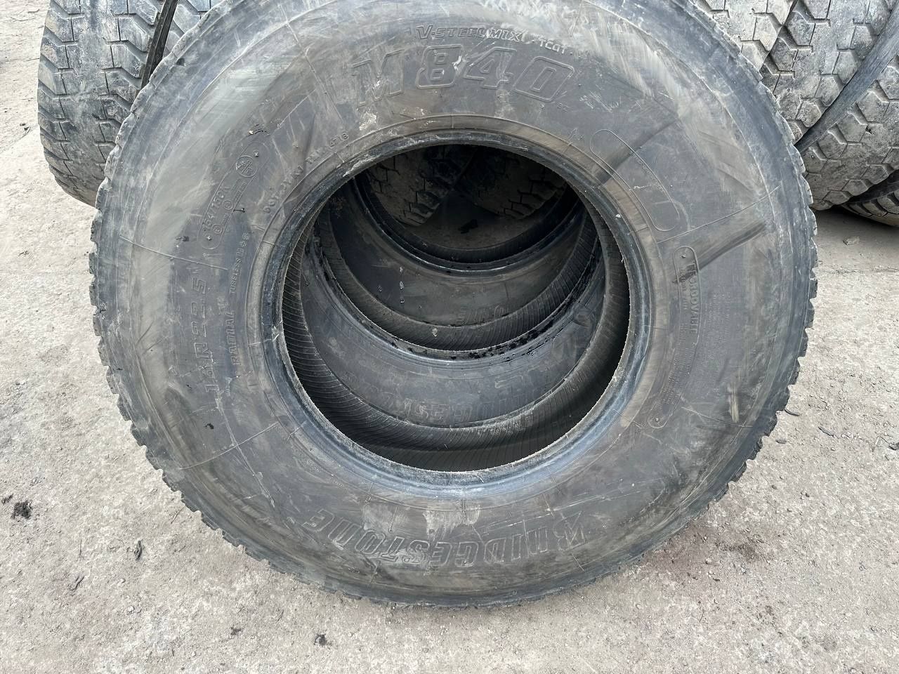 Шины Bridgestone 13R22.5 (Цену уточняйте)