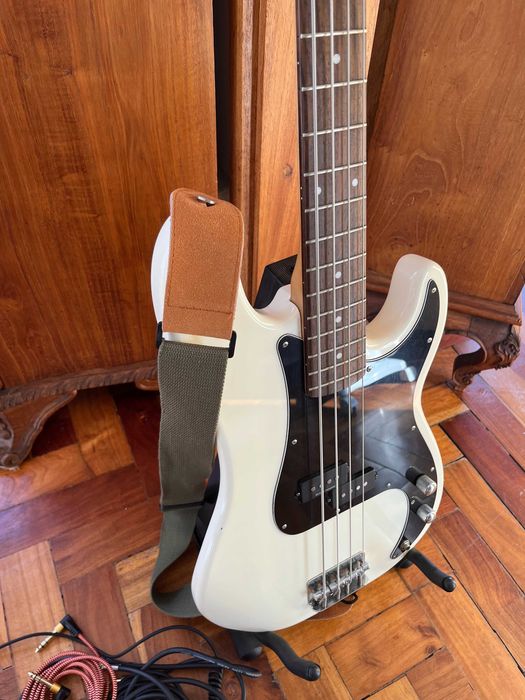 Kit Baixo Squier Precision + Fender Rumble