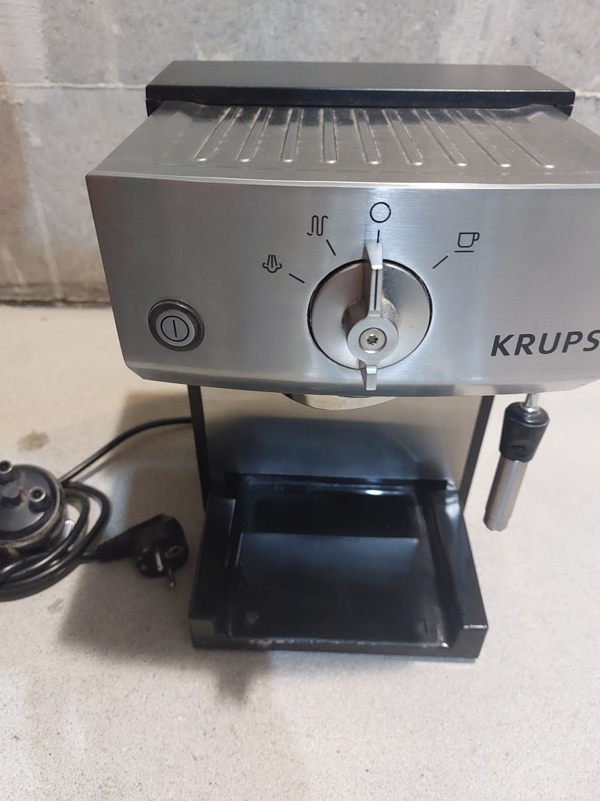 Ekspres Ciśnieniowy do Kawy KRUPS model: XP524030