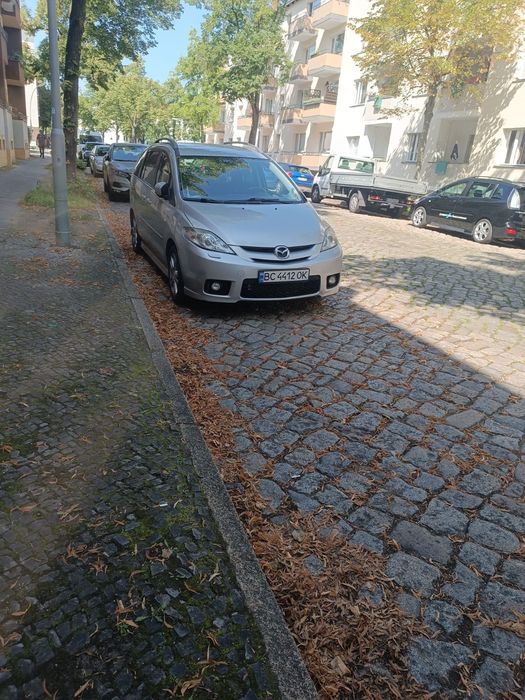 Mazda  5 мінівен