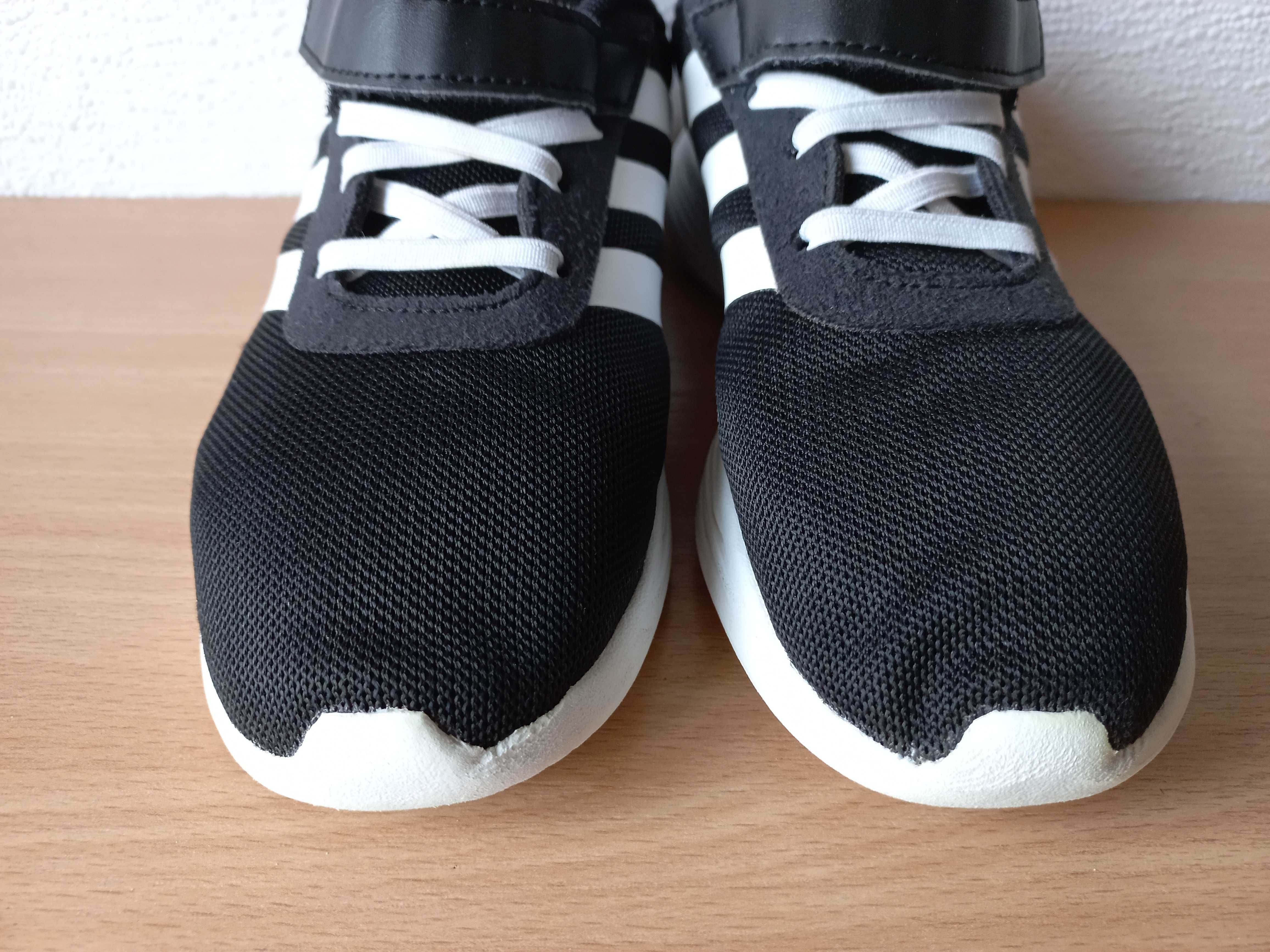 Класні дихаючі кросівки Adidas 32 р. устілка 20 см