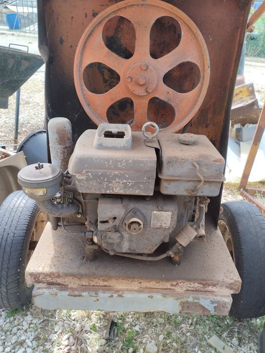 Betoneira 220 litros