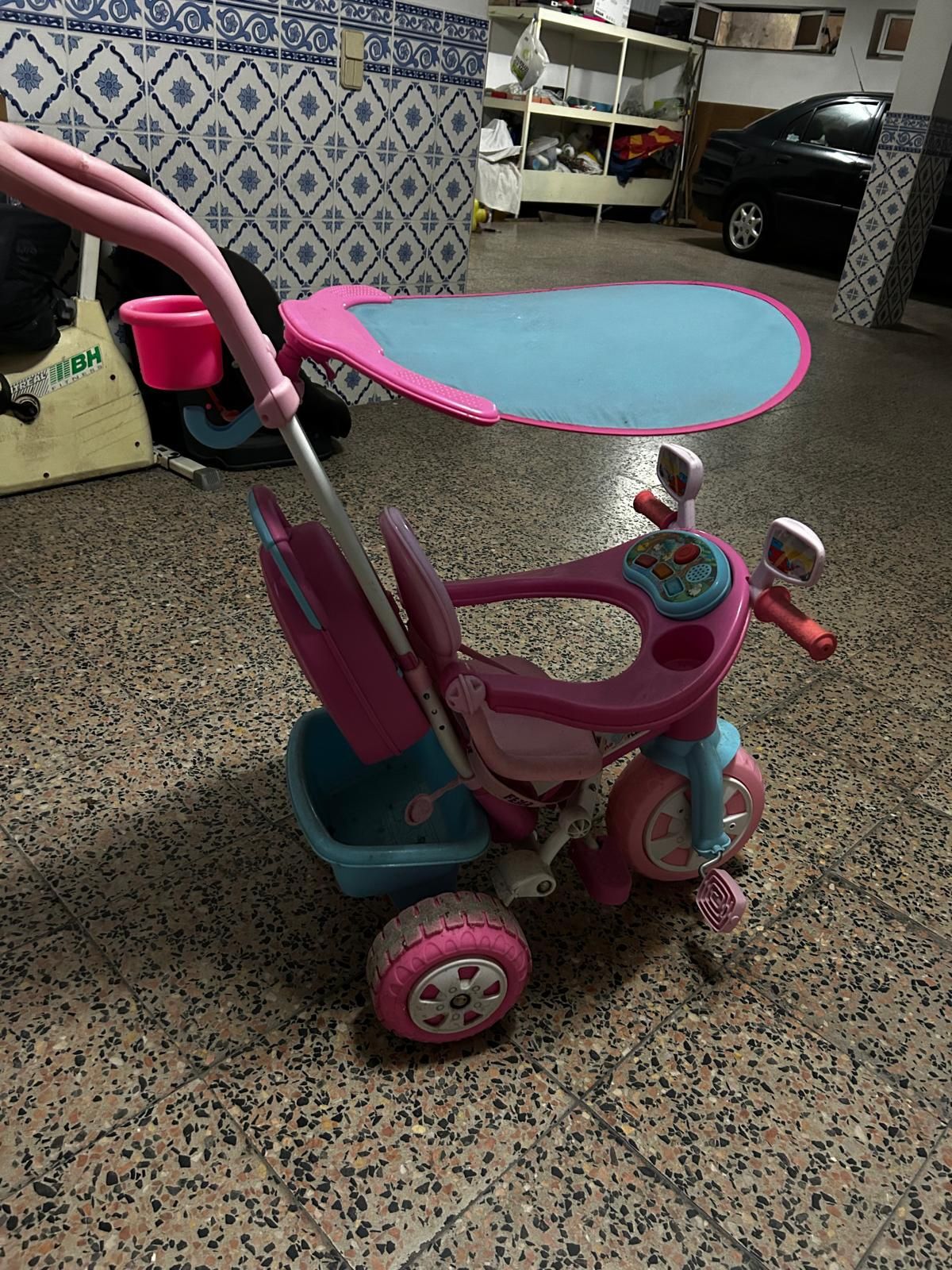 Triciclo para bebé com musica e pala de proteção do sol