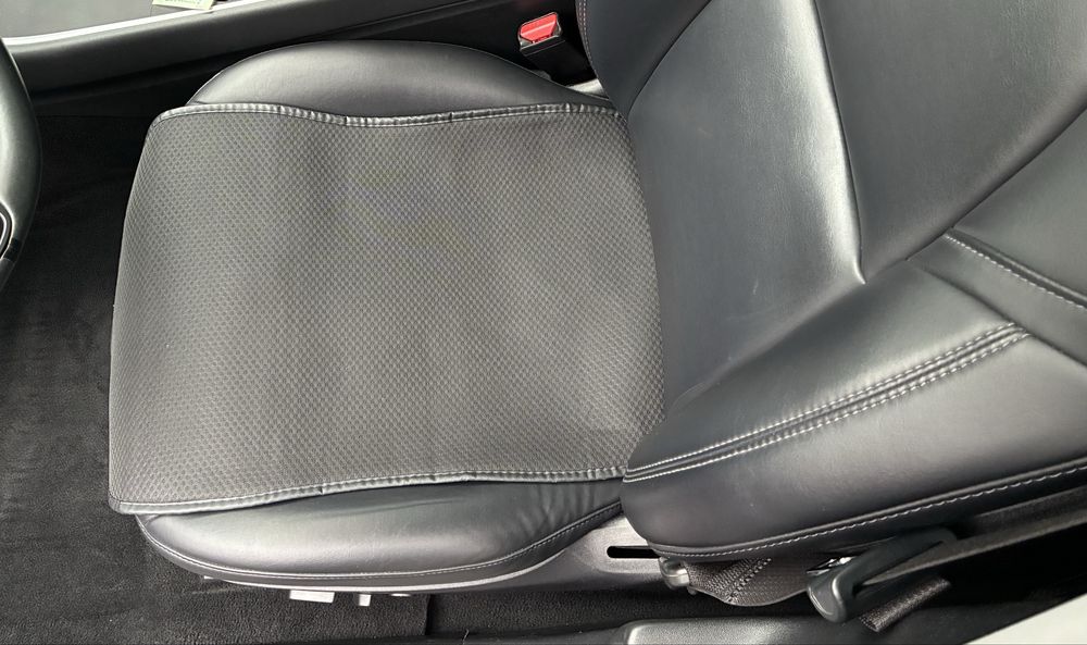 Накидка ( накладка )на сидіння авто Tesla