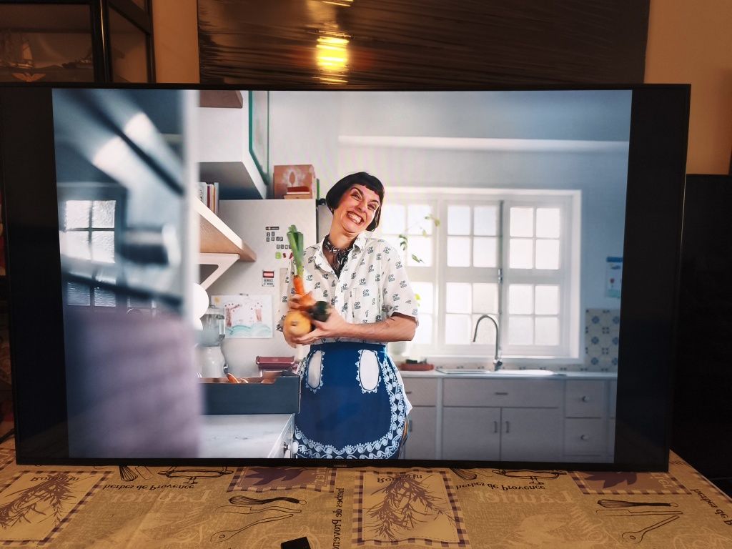 Smart TV Samsung UE50TU7005K impecável