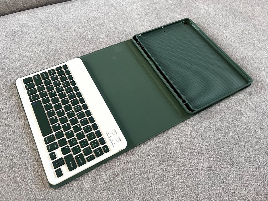 Capa com teclado para iPad 7, 8, 9 geração