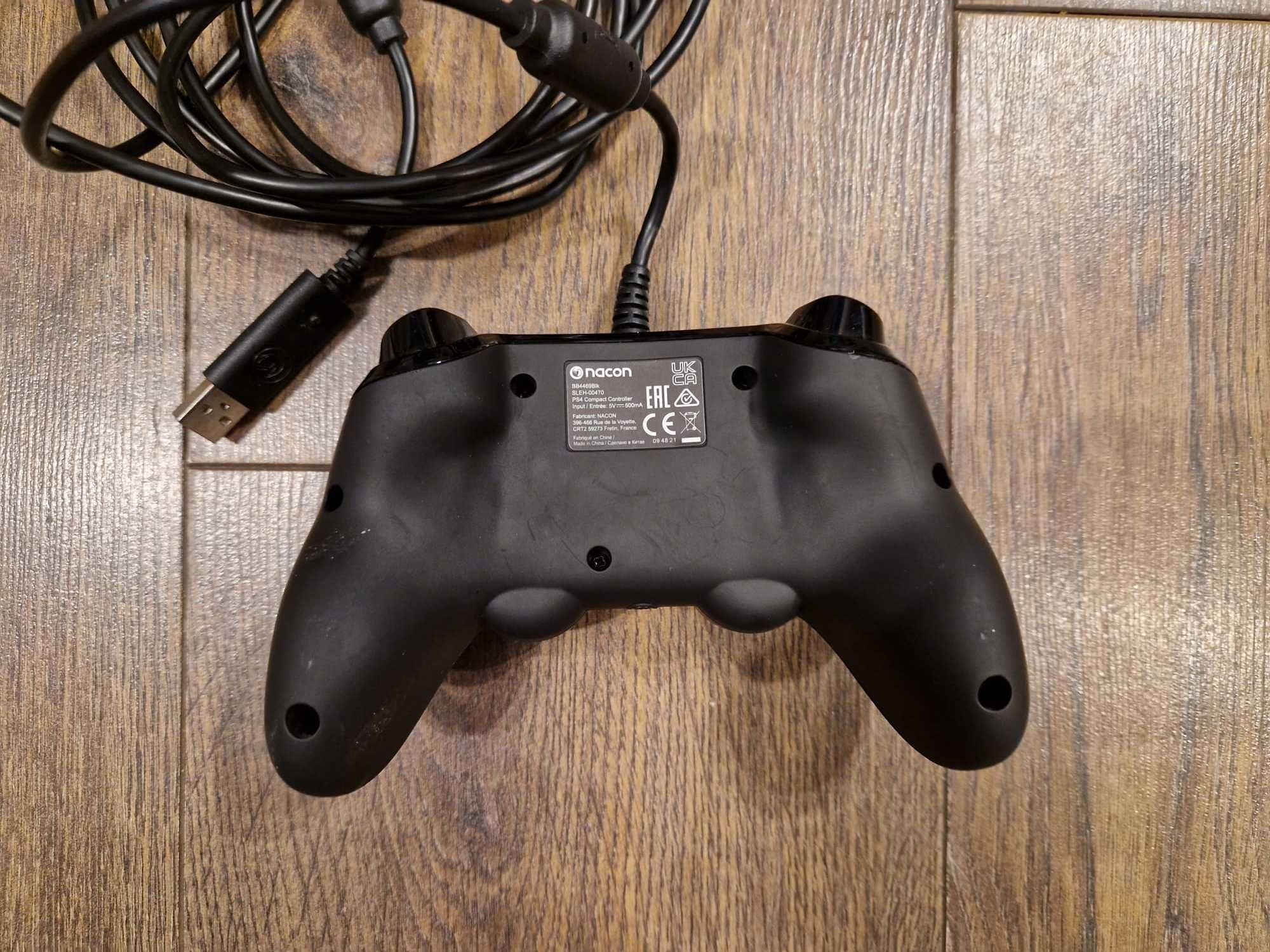 Czarny pad Nacon Wired Compact Controller – do PS4 i PC