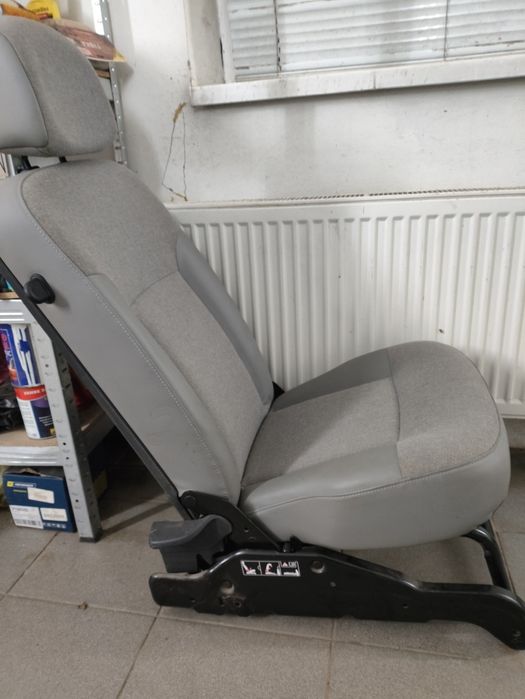 Сидіння з Рено Канго