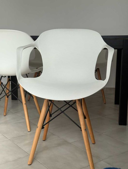 Mesa de jantar + 4 cadeiras