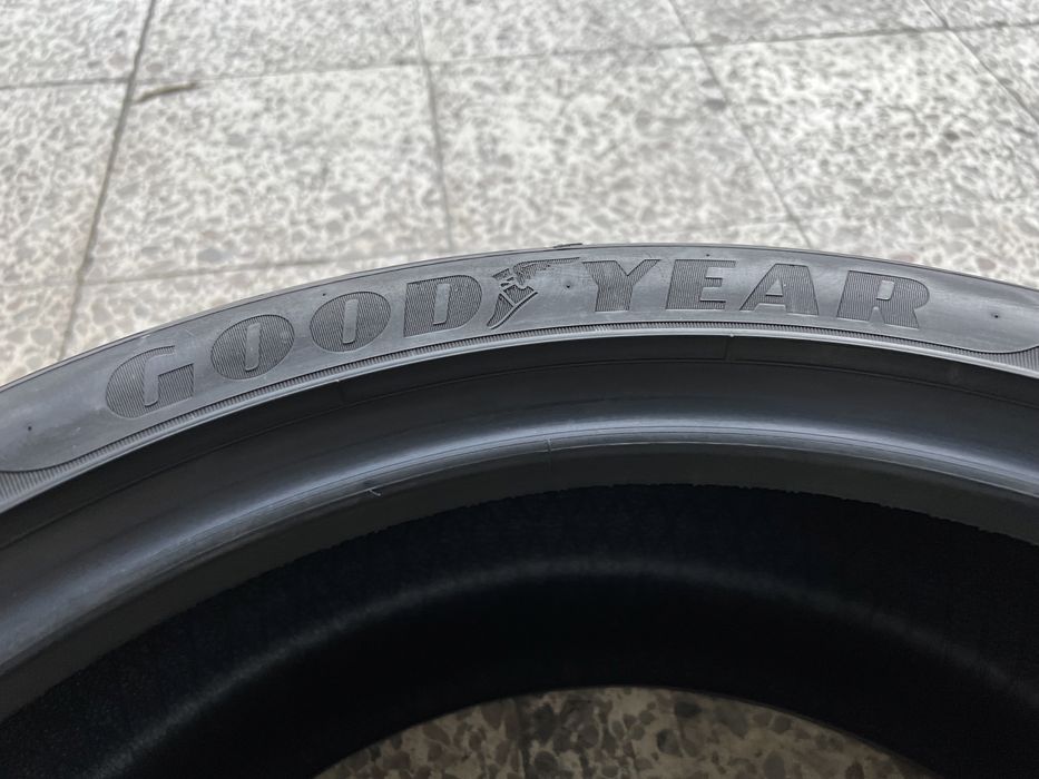 Pneus semi-novos 225/45R19