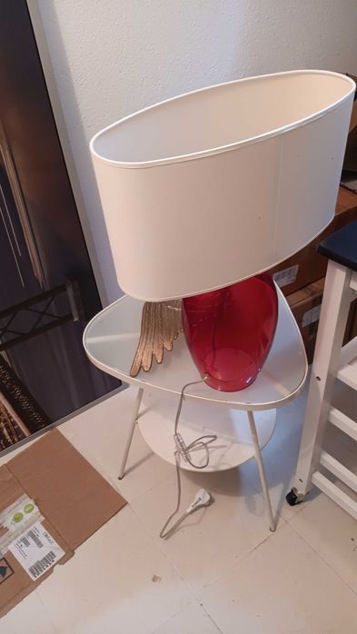 Candeeiro de mesa vermelho