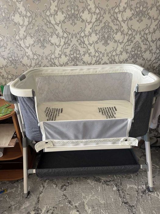 Приставне ліжко з пеленальною дошкою, гойдається