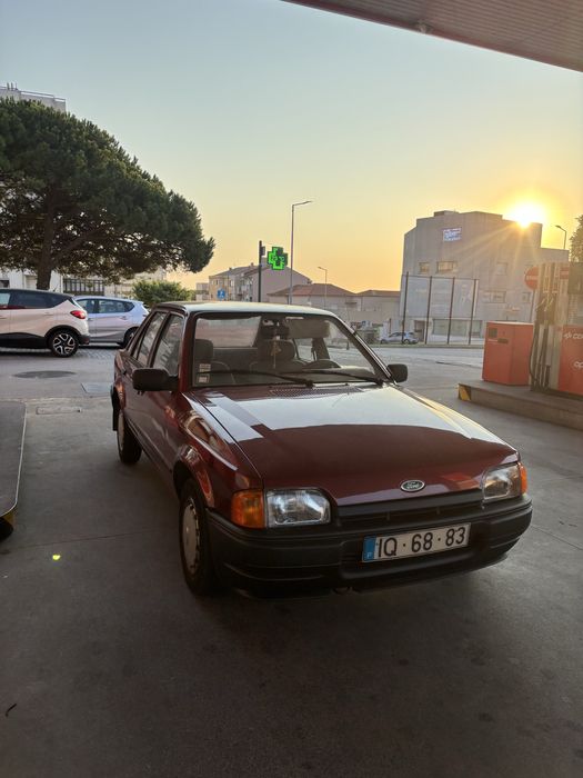 Ford Escort 1.3 CL – Excelente estado | Revisão Feita | Pronto a andar