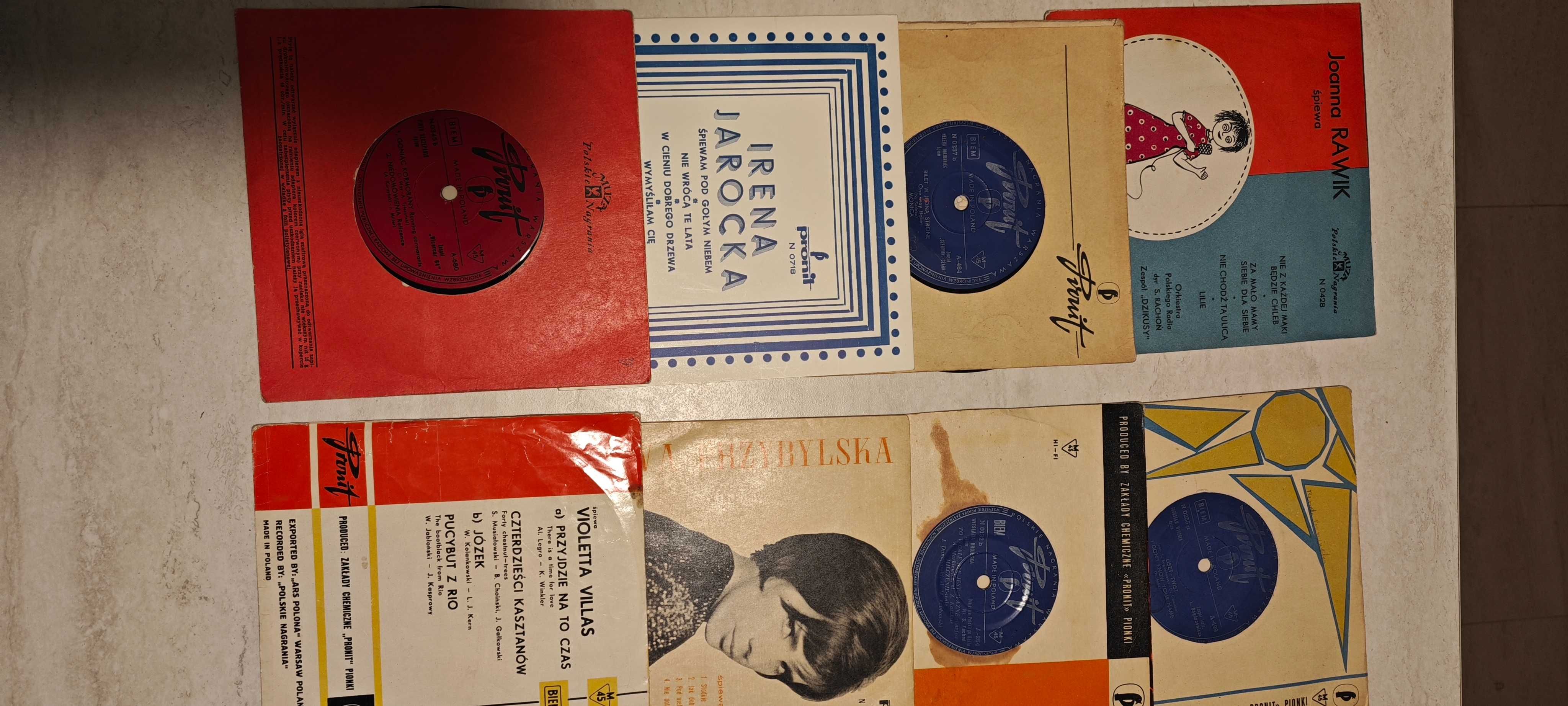 single winylowe z muzyką popularną lat 60-80 XX wieku