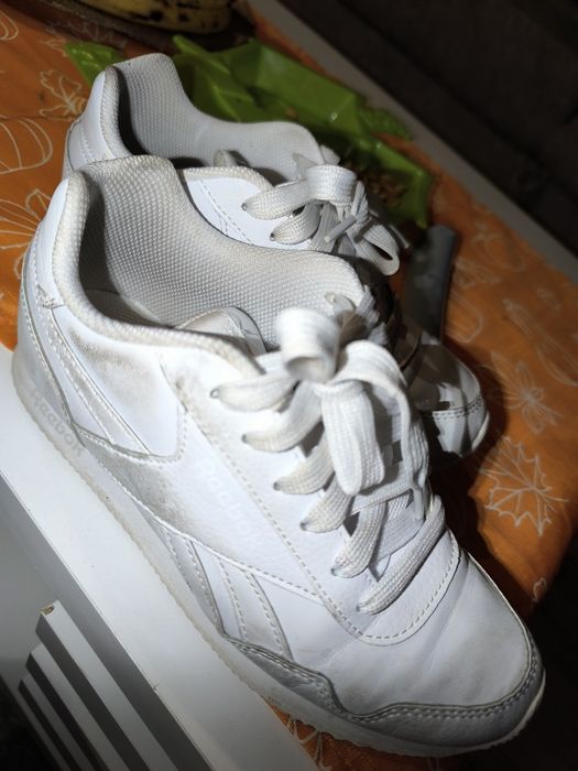 Buty sportowe damskie