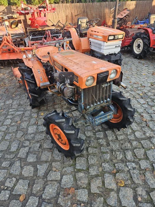 Kubota B7000 4x4 z glebogryzarką mini traktorek japoński yanmar iseki