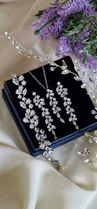 Zestaw biżuterii ślubnej w srebrnym kolorze