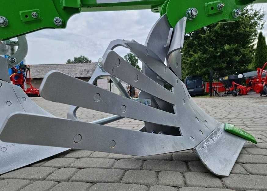 Новий обертовий плуг Bomet Leo 3 корпуси оборотный плуг