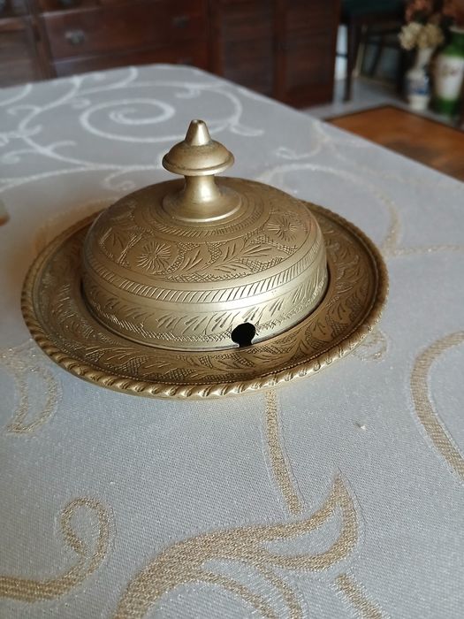 Naczynie z przykrywką mosiądz