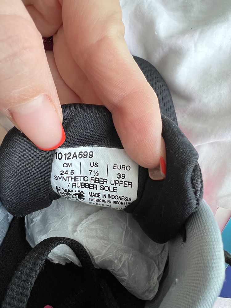 Кроссовки для бега беговые ASICS