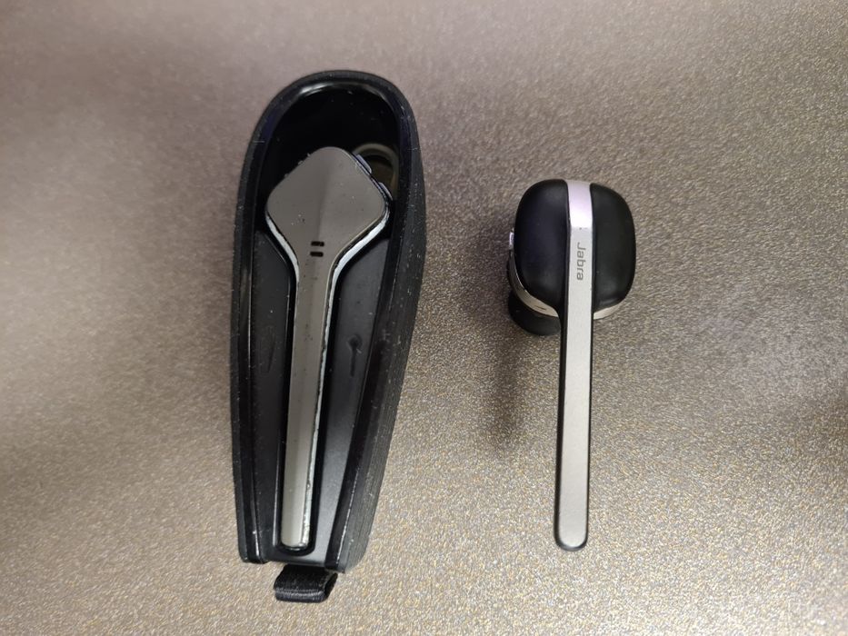 Гарнітура Plantronics Voyager 3200